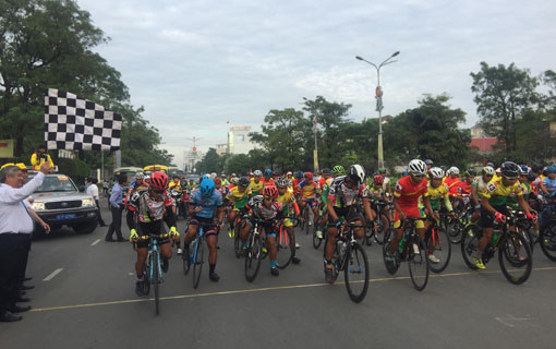 Chặng 3 giải xe đạp BTV Cup ống nhựa hoa sen 2018 gạo Hạt Ngọc trời đánh chiếm ngôi đồng đội